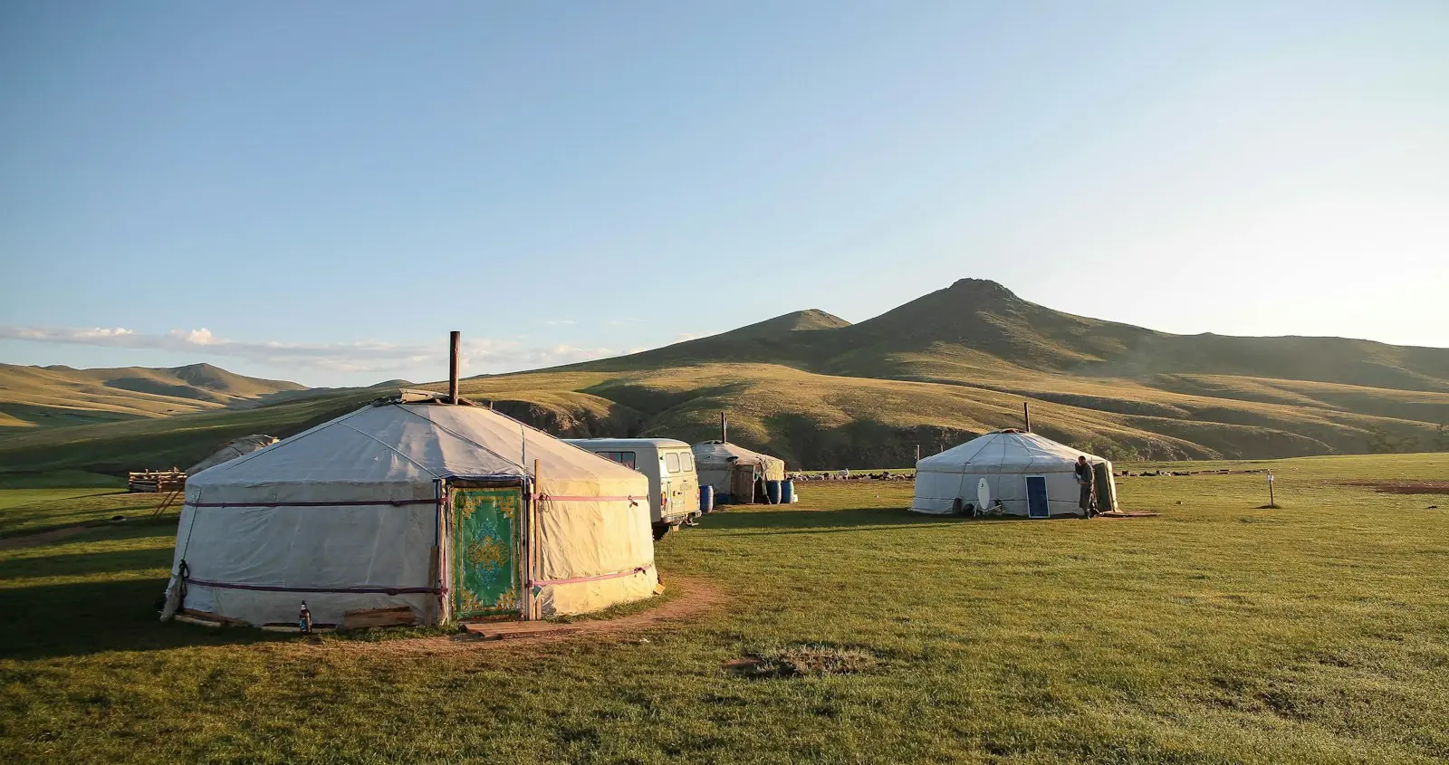 Amanecer sobre un campamento de gers